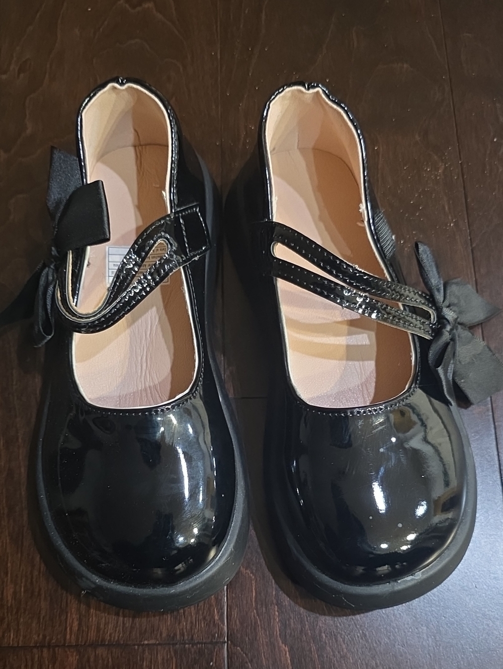 Girls Black Patent Mary Jane Shoes with Bow